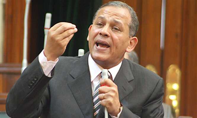"السادات" يطالب بتفسيردستورية عرض اتفاقية قرض"النقد الدولي" علي البرلمان