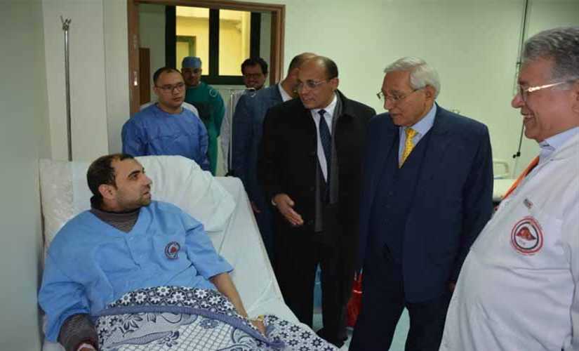 محافظ الدقهلية يزور مستشفى الكبد المصري بشربين