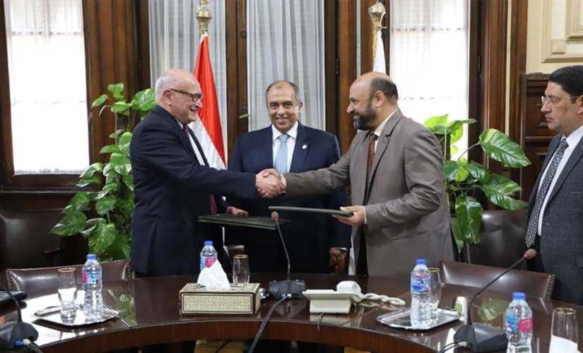 وزير الزراعة يشهد توقيع بروتوكول تعاون مشترك بين "سلامة الغذاء" و"الخدمات البيطرية"