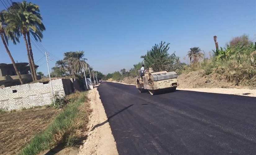 محافظ أسيوط يوجه رؤساء المراكز والأحياء بسرعة إنهاء رصف وتأهيل الطرق