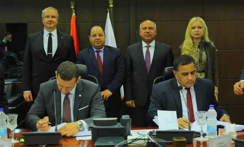 وزيرا النقل والمالية يشهدان توقيع اتفاقية لتوريد وتصنيع 1300 عربة سكة حديد جديدة للركاب