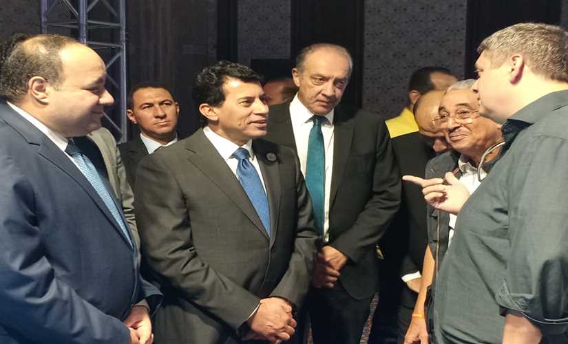 أشرف صبحي يحضر نهائي كأس العالم للبلياردو على هامش منتدى الشباب بشرم الشيخ