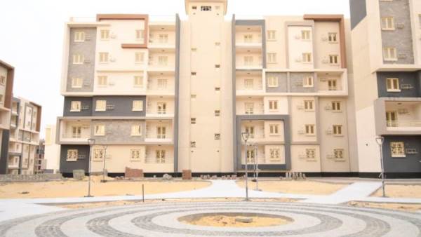 وزيرالإسكان يتفقد الطرق ومشروع الإسكان المتوسط بحدائق أكتوبر