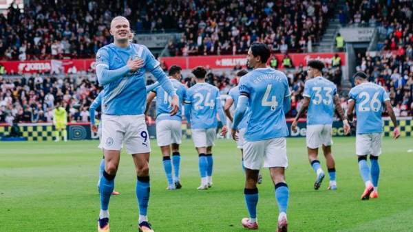 مانشستر سيتي يستشهد بأسطورة الزمالك في صراع مرموش وصلاح