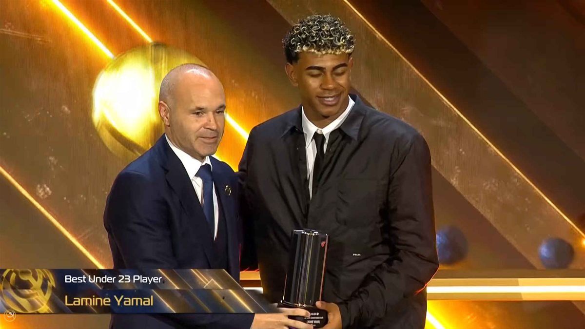 يامال أفضل لاعب شاب