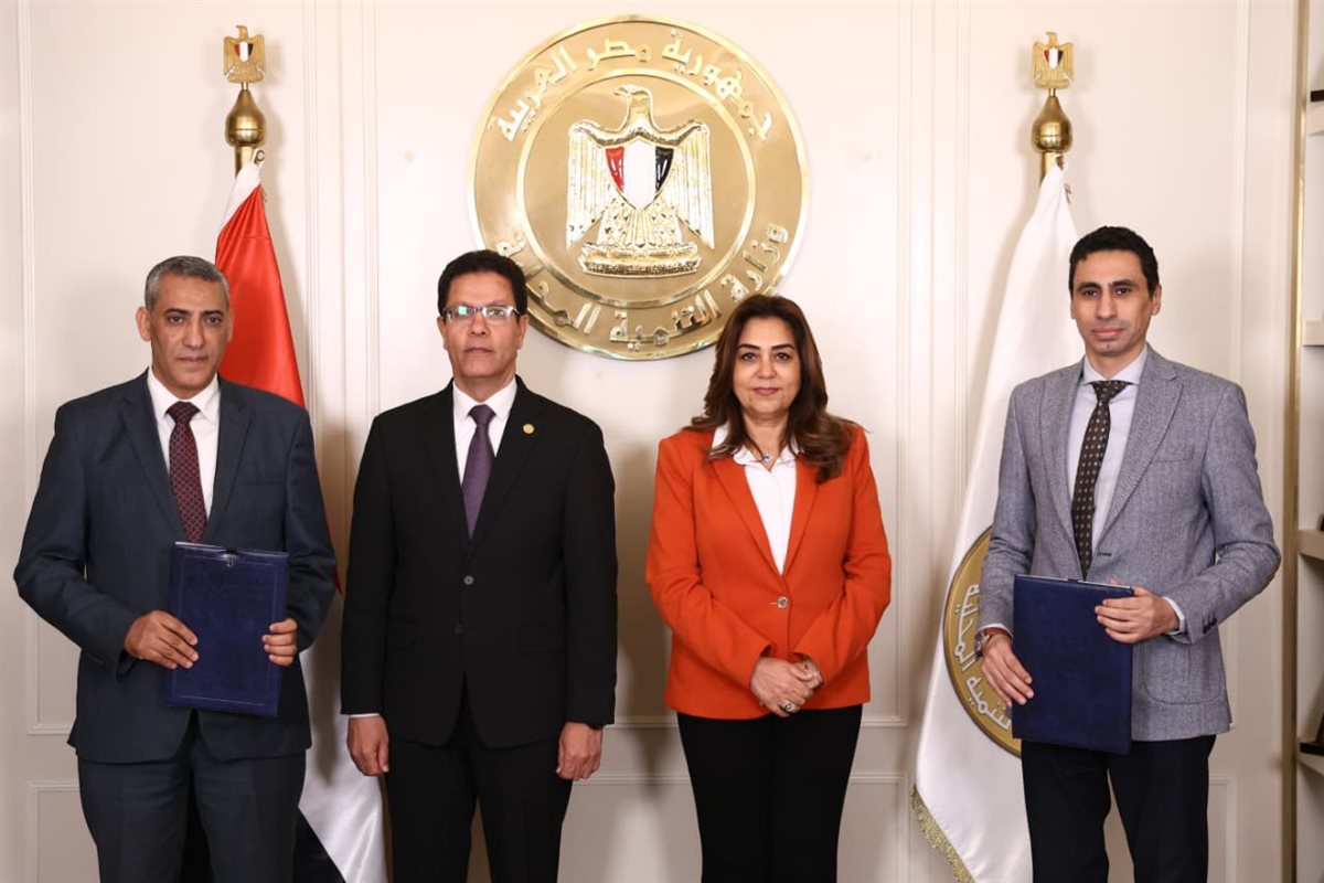 جانب من توقيع البروتوكول&nbsp;