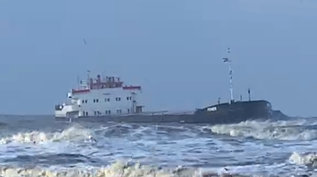 جنوح سفينة بالقرب من شاطئ بورسعيد&nbsp;