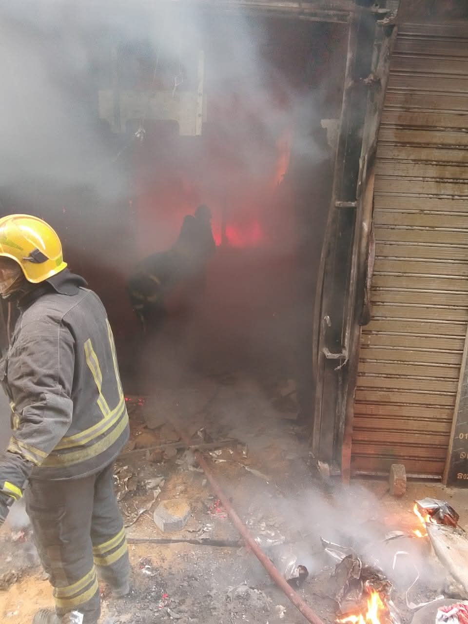 عمليات إطفاء وتبريد الحريق&nbsp;