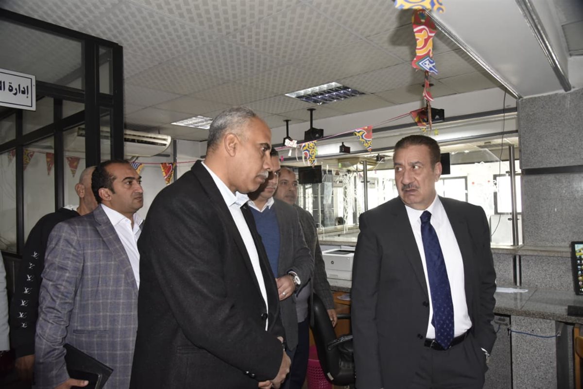 جولة مفاجئة لمحافظ بورسعيد بحي الضواحي&nbsp;