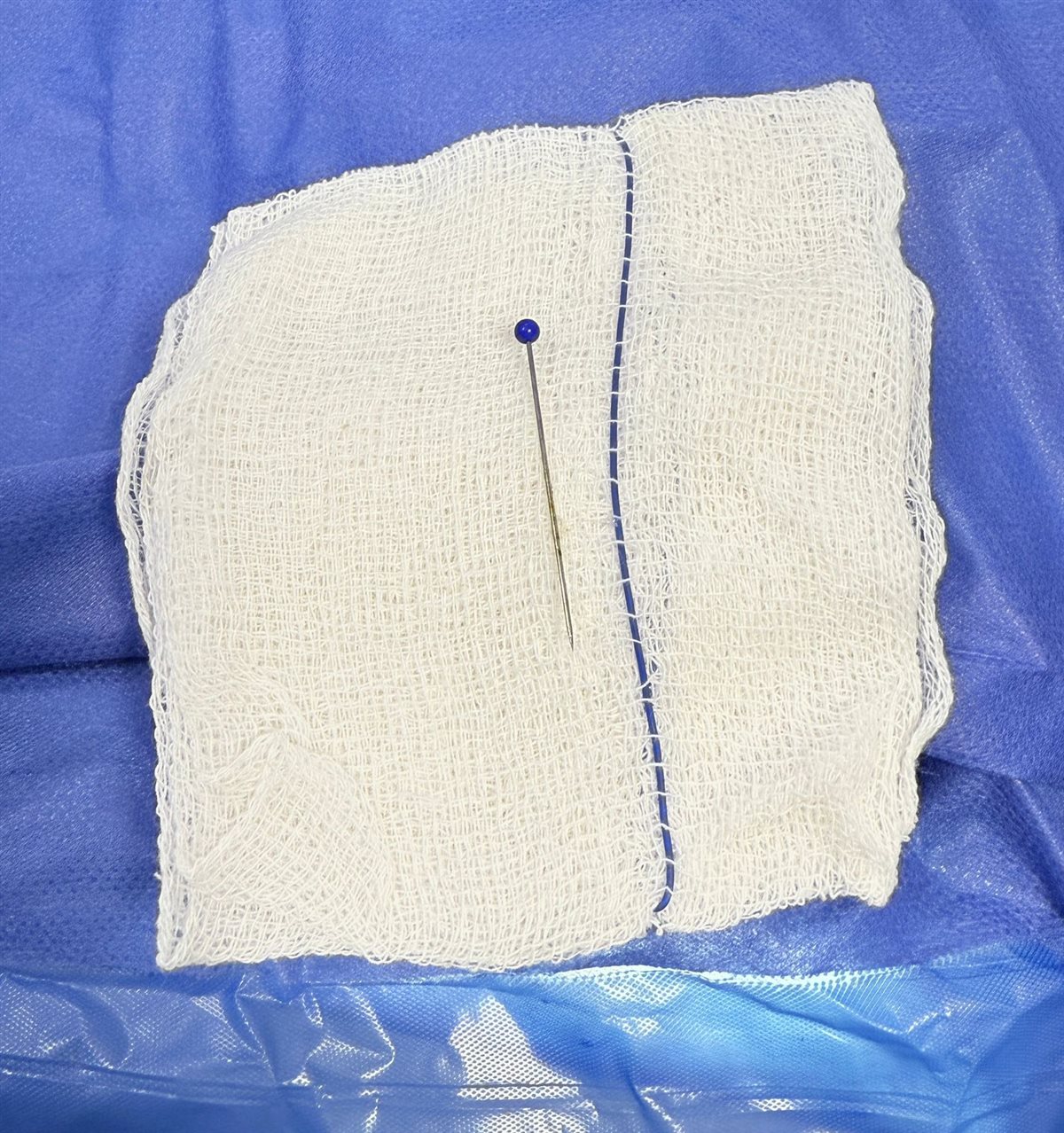 الدبوس بعد استخراجه