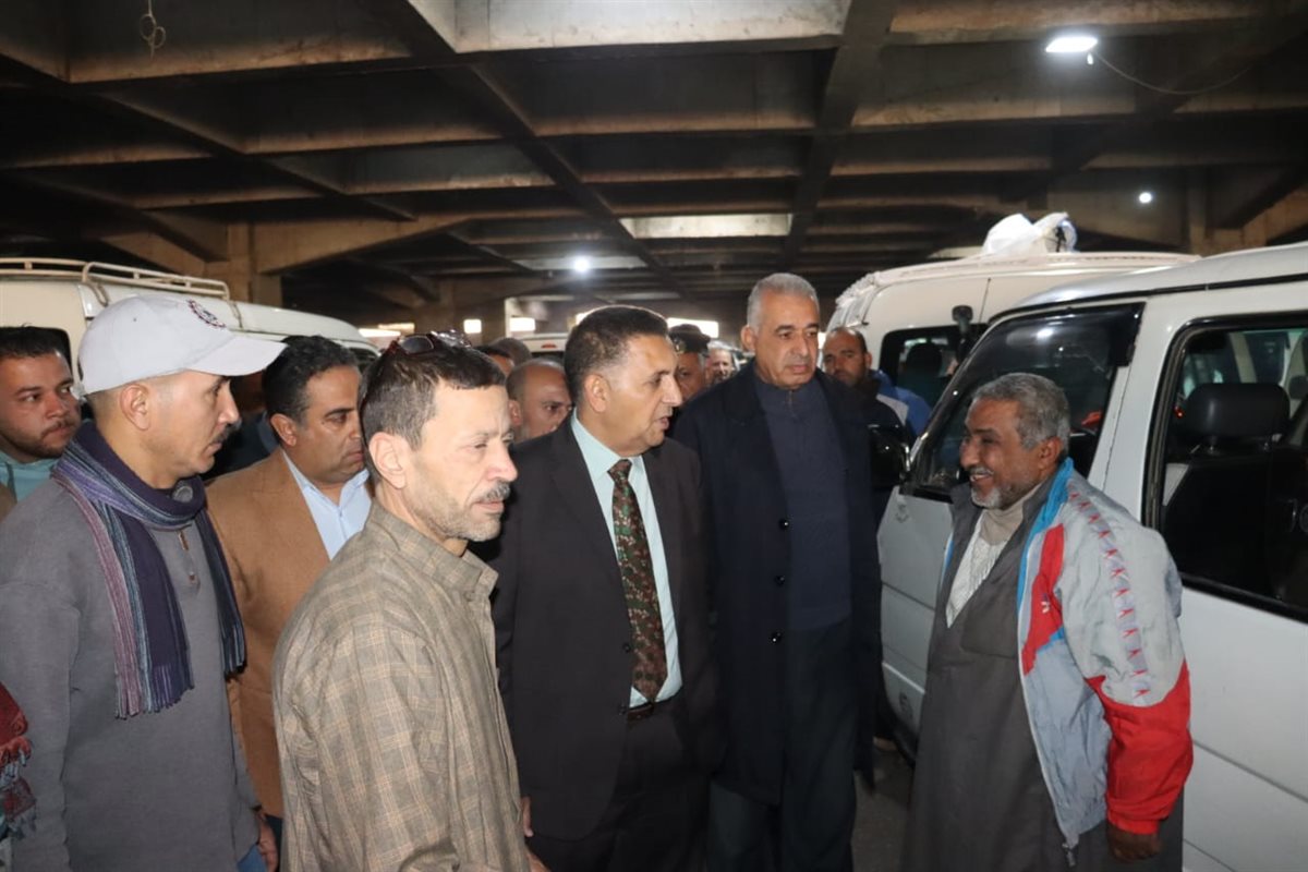 جولة المحافظ بالموقف العمومى ببنها