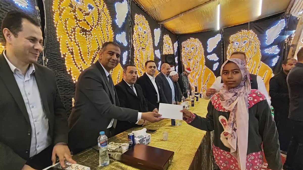 تكريم حافظة للقرآن&nbsp;