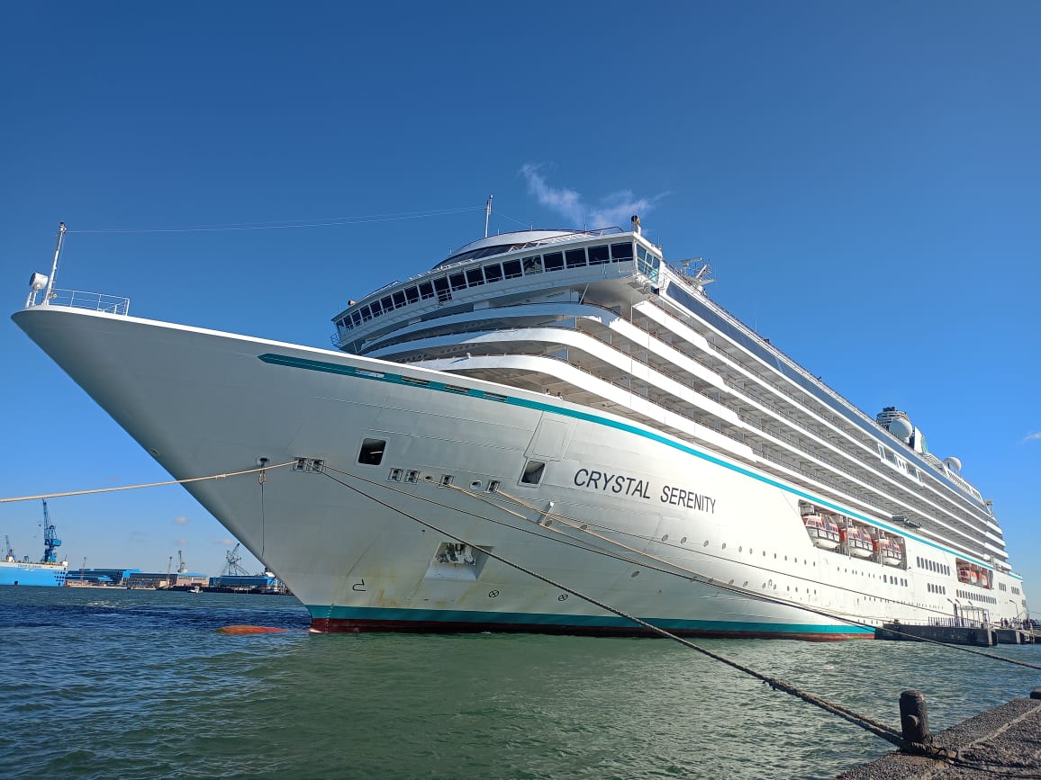السفينة السياحية CRYSTAL SERENITY