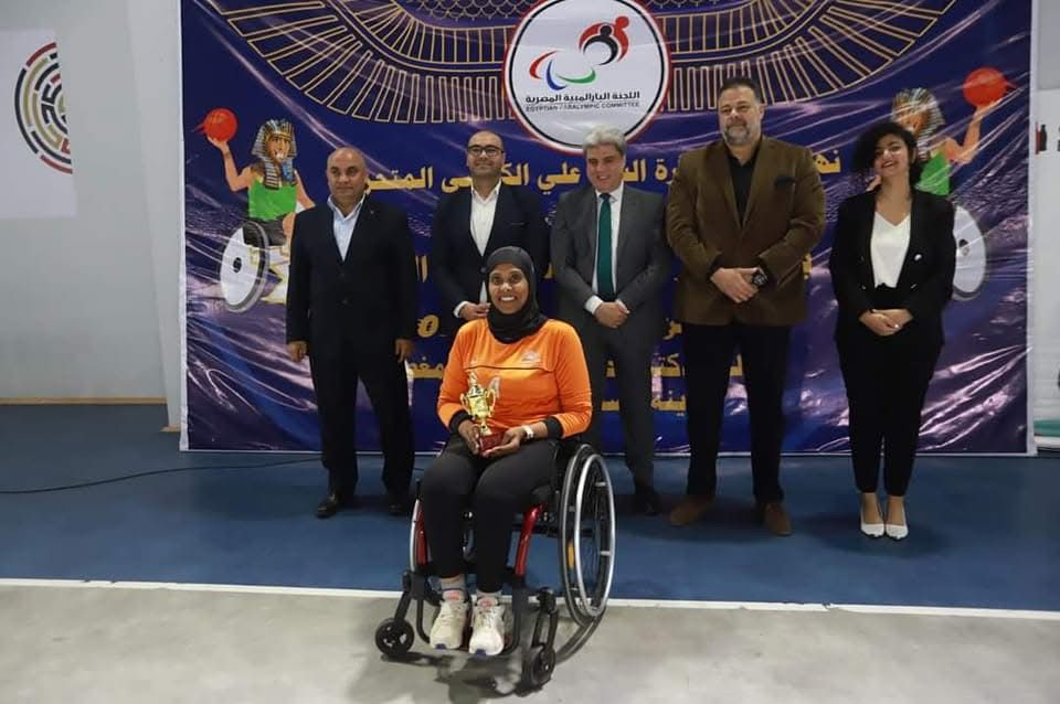 منى عبد الحميد محمد بخيت بطلة سلاح سيف المبارزة البارالمبية