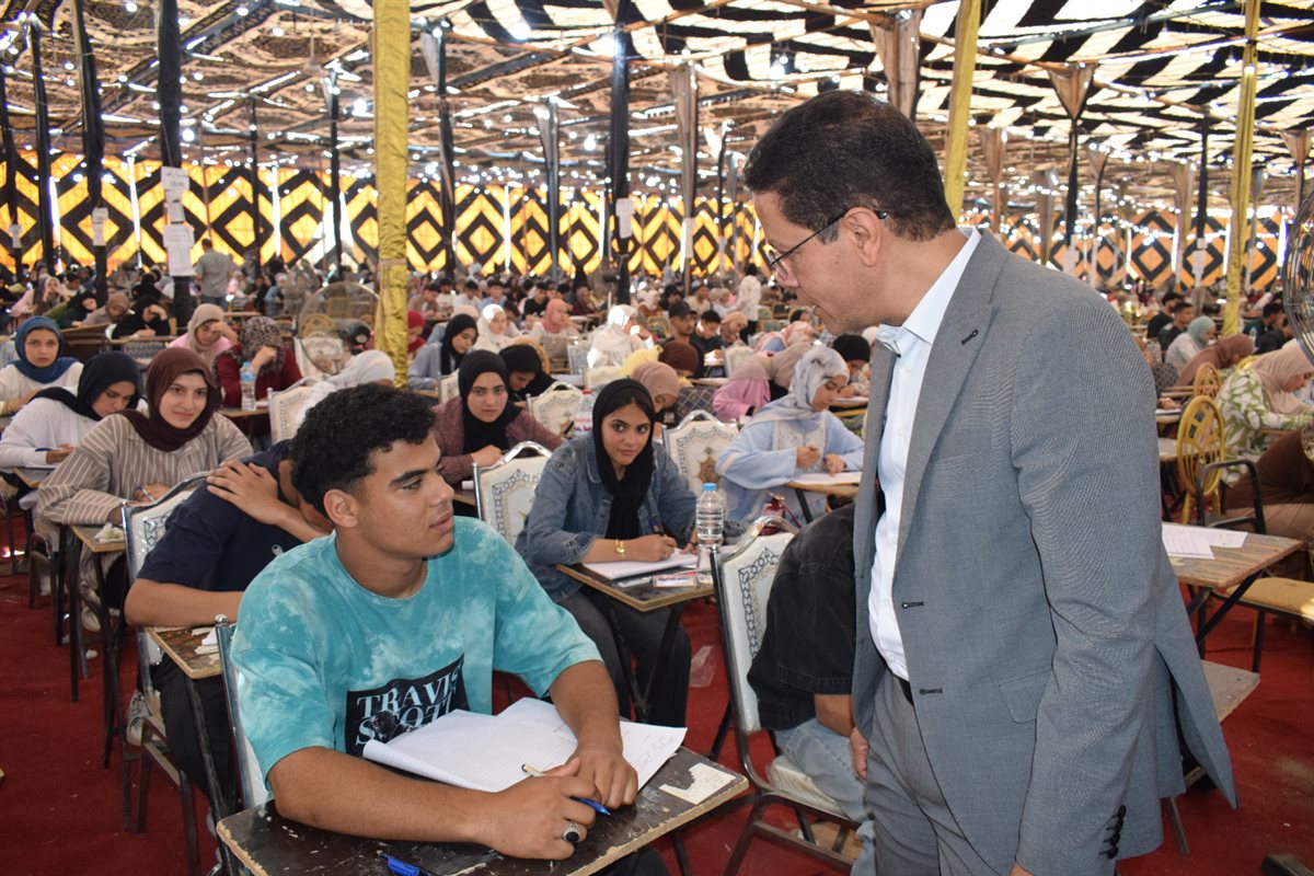 متابعة الطلاب باللجان