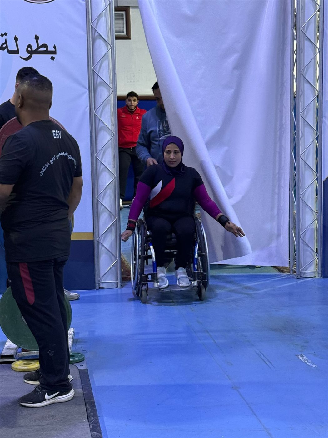 نوال الرفاعي بطلة رفع الأثقال البارالمبية