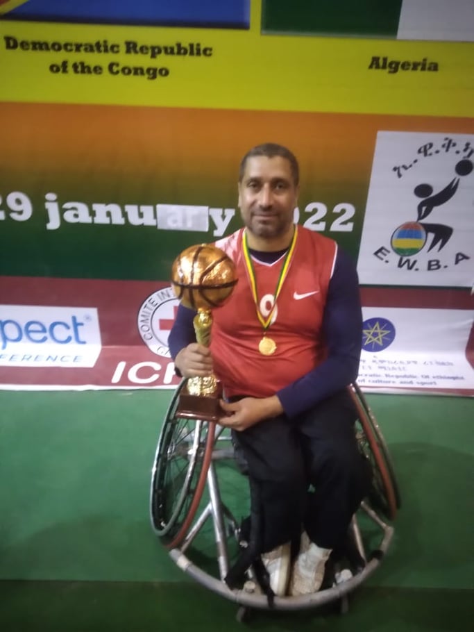 سامي منصور السبعاوي بطل كرة السلة للكراسي المتحركة