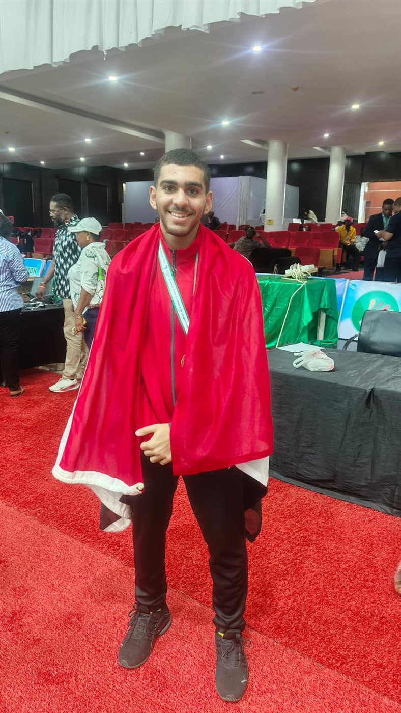جون خالد لطفي بطل الريشة الطائرة البارالمبي