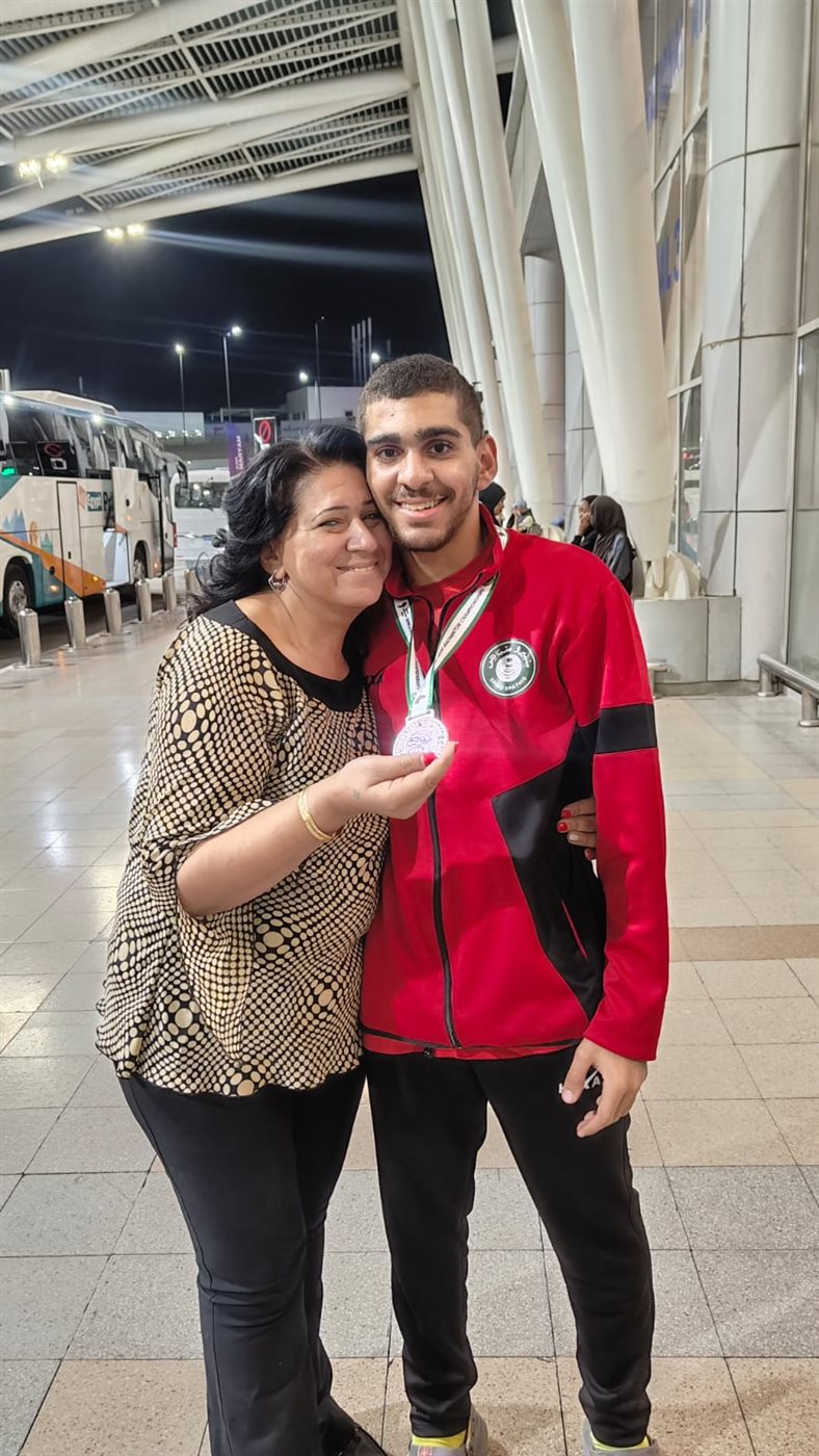 جون خالد لطفي بطل الريشة الطائرة البارالمبي