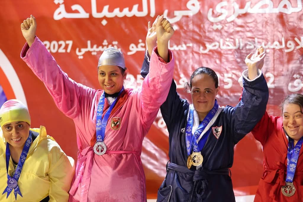 لبنى مصطفى بطلة السباحة لذوي الاحتياجات الخاصة