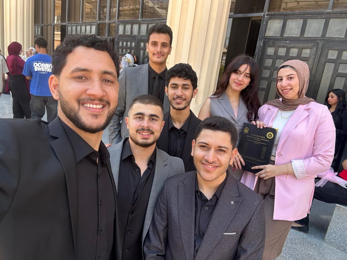 الطلاب اصحاب المشروع