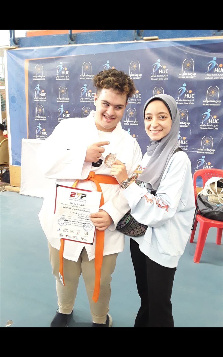 محسن شريف جلال عبد الفتاح بطل السباحة و التايكوندو و رفع الأثقال البارالمبي&nbsp;