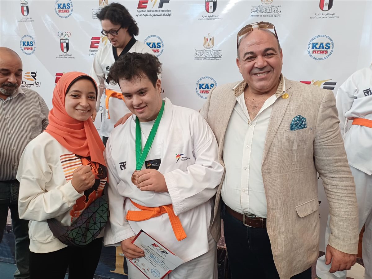محسن شريف جلال عبد الفتاح بطل السباحة و التايكوندو و رفع الأثقال البارالمبي&nbsp;