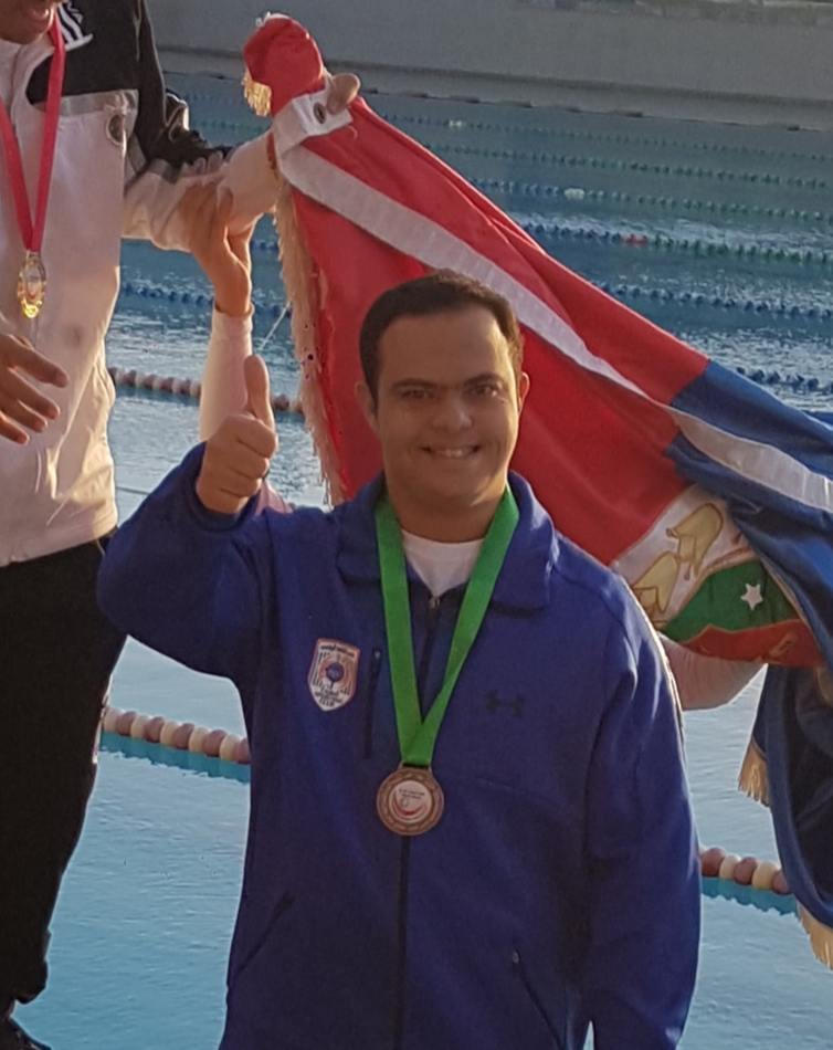 أحمد إمام عبد الجواد بطل السباحة لذوي الاحتياجات الخاصة