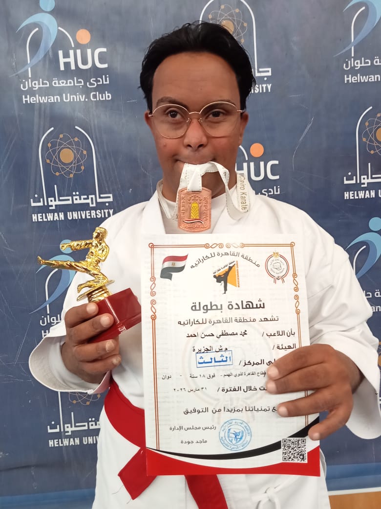 محمد مصطفى حسن أحمد بطل السباحة لذوي الاحتياجات الخاصة