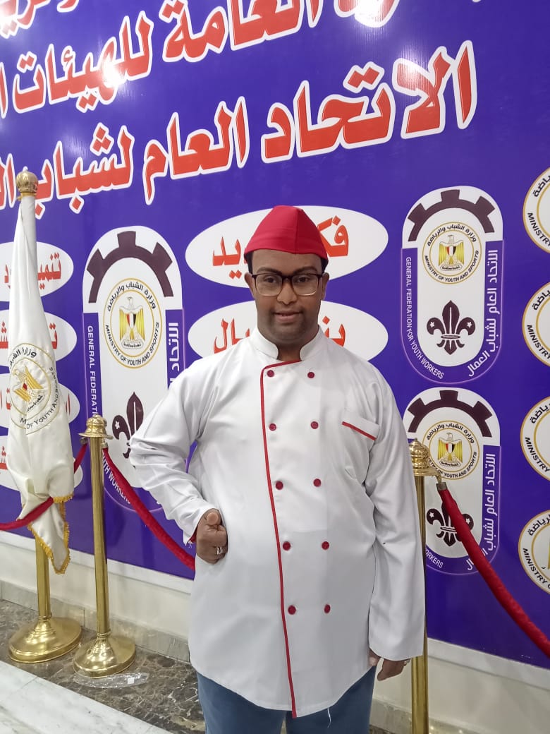 محمد مصطفى حسن أحمد بطل السباحة لذوي الاحتياجات الخاصة