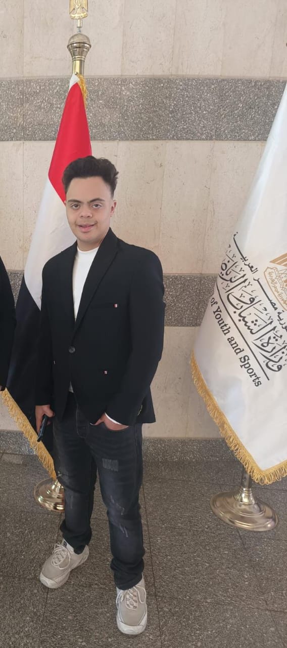 مهند محمد معوض بطل السباحة لذوي الاحتياجات الخاصة