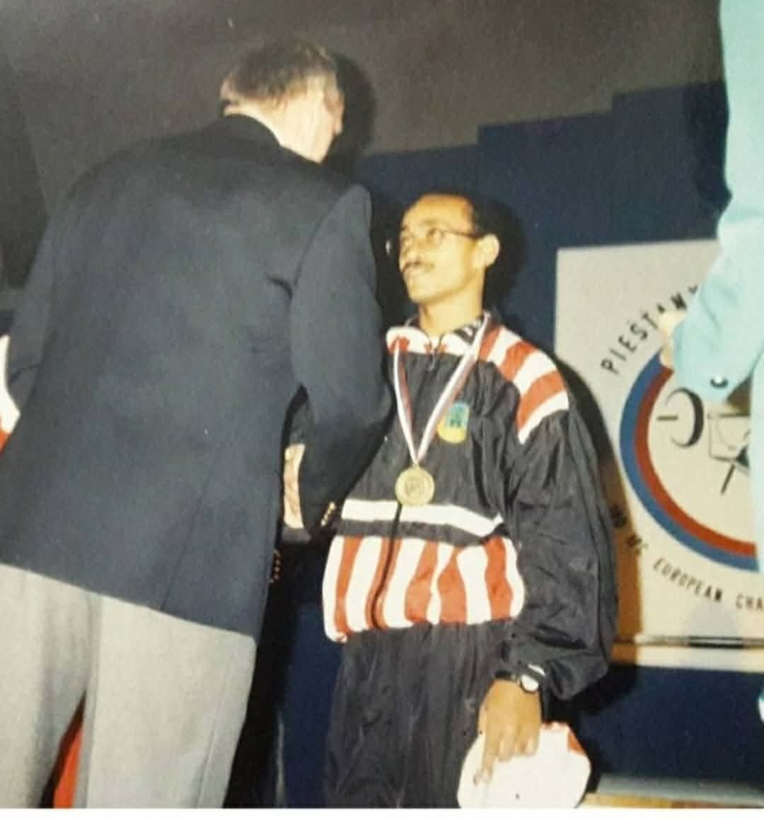 طلعت الصادق بطل رفع الأثقال البارالمبي