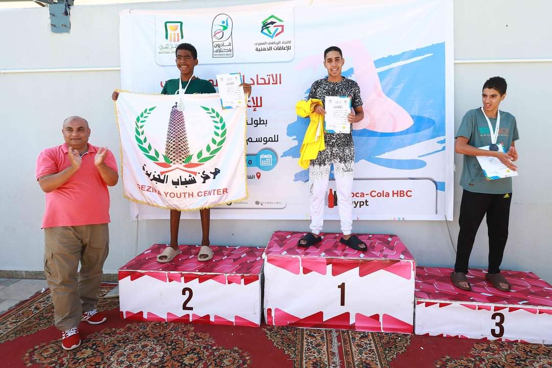 عمر ياسر السيد أحمد بطل السباحة لذوي الهمم