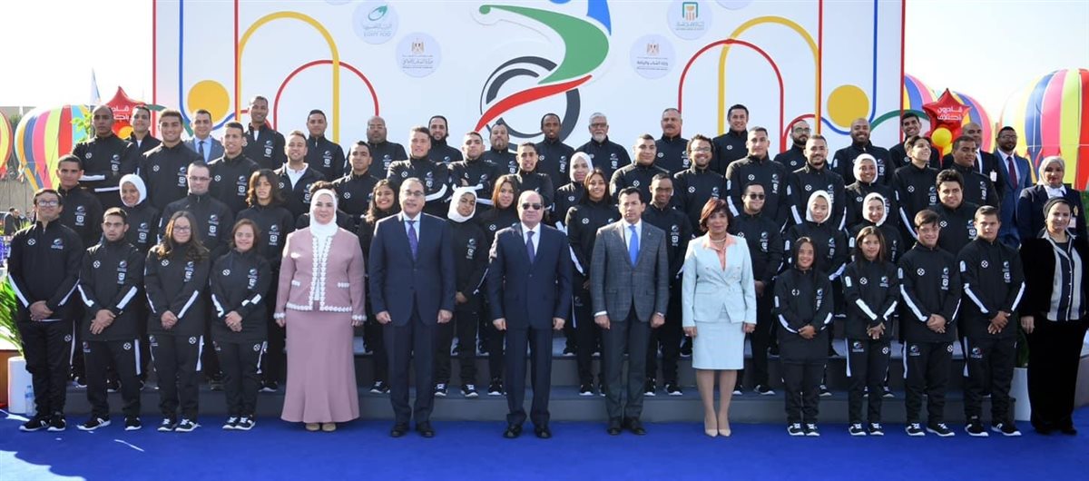 عمر ياسر السيد أحمد بطل السباحة لذوي الهمم