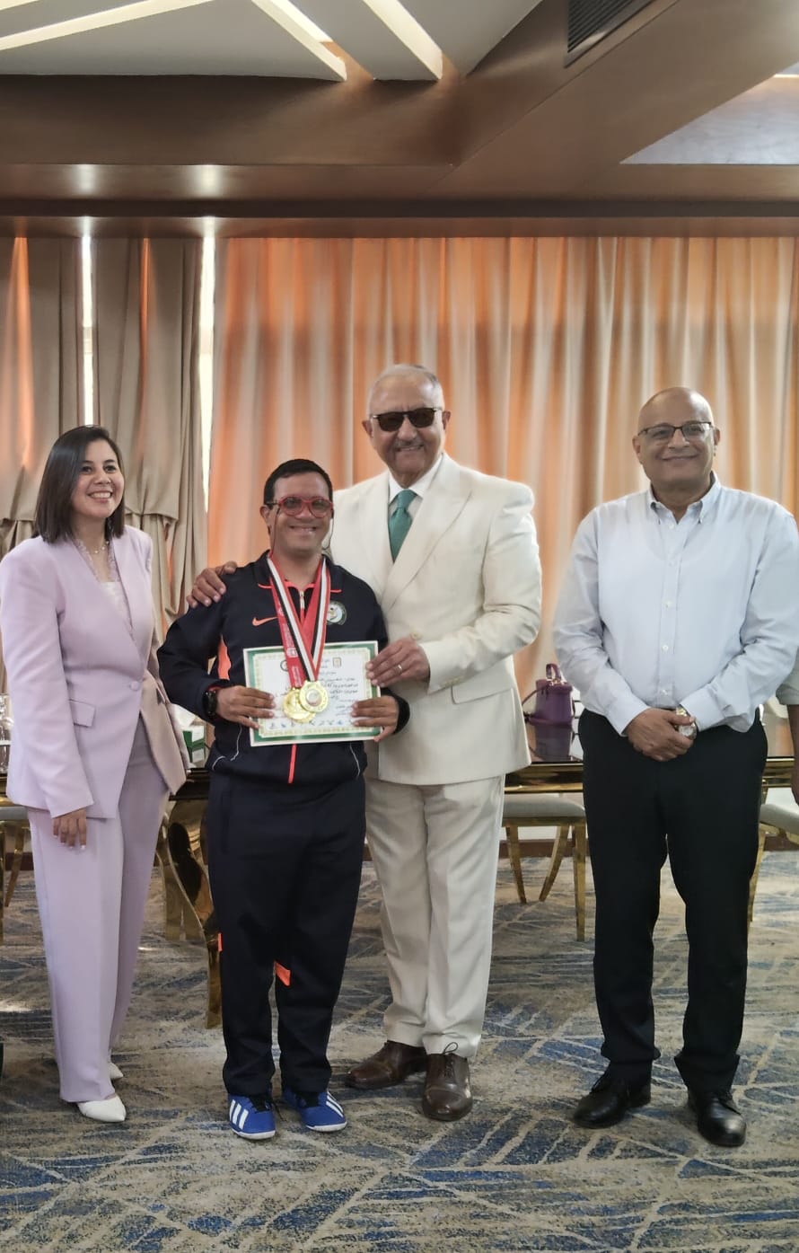 عمر جمال طه بطل السباحة لذوي الاحتياجات الخاصة