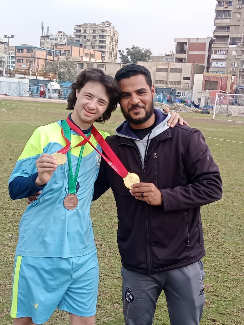 أحمد حلمي بطل العاب القوى و السباحة وكرة القدم لذوي الاحتياجات الخاصة