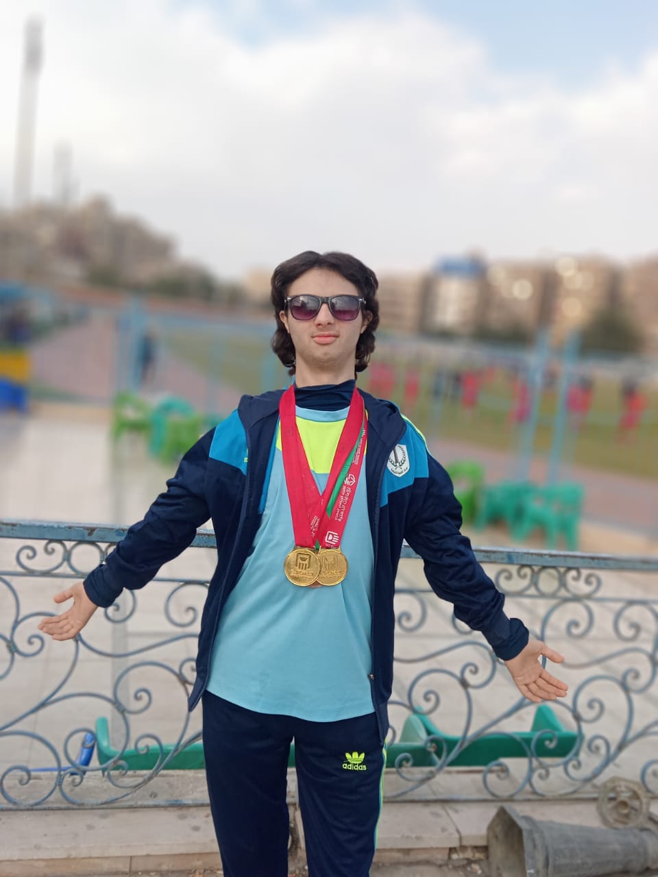 أحمد حلمي بطل العاب القوى و السباحة وكرة القدم لذوي الاحتياجات الخاصة