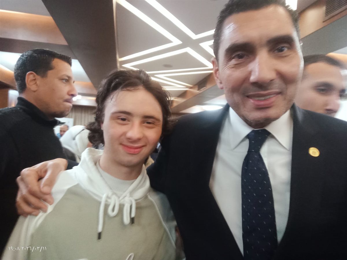 أحمد حلمي بطل العاب القوى و السباحة وكرة القدم لذوي الاحتياجات الخاصة