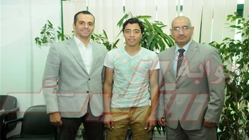 بالصور.. أكرم توفيق