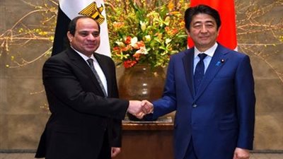 تفاصيل لقاء السيسي برئيس وزراء اليابان في مقر إقامته بهانجشو الصينية