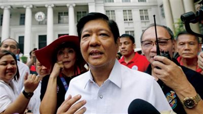 رئيس الفلبين يطمئن على سناتورة سابقة بعد أحداث عنف وقعت بمعسكر للشرطة في مانيلا
