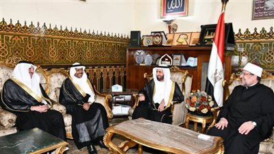 وزير الأوقاف يستقبل وزير الحج والعمرة السعودي