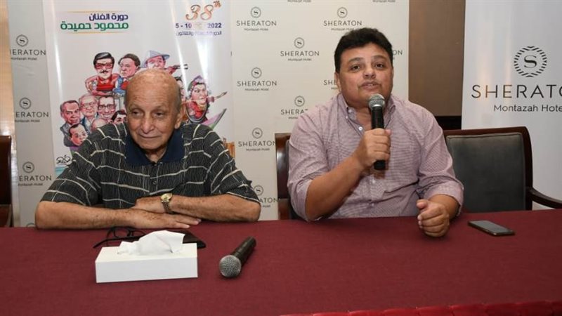 جانب من الندوة