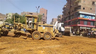 محافظ أسيوط: تربة زلطية وتركيب بلدورات وانترلوك ببعض شوارع مدينة منفلوط ضمن خطة التطوير