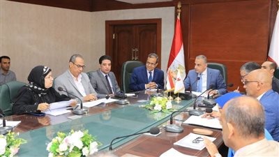 محافظ سوهاج يترأس اجتماع المجلس الإقليمي للسكان