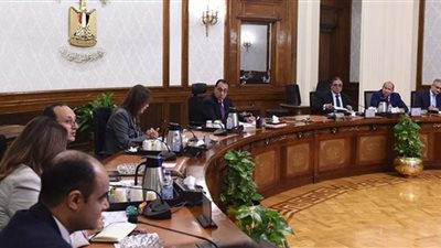 رئيس الوزراء يستعرض مع مجموعة من المطورين مقترحات تطوير صناعة السياحة