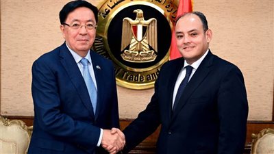 وزير التجارة يصل العاصمة الكازاخية للمشاركة في القمة السادسة لمؤتمر التفاعل 