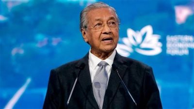 رئيس وزراء ماليزيا السابق مهاتير محمد 97 سنة يعتزم خوض الانتخابات الشهر المقبل