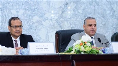 رئيس جامعة سوهاج يثمّن جهود المحافظ لحل مشكلة نقل الطلاب بين مقري الجامعة 