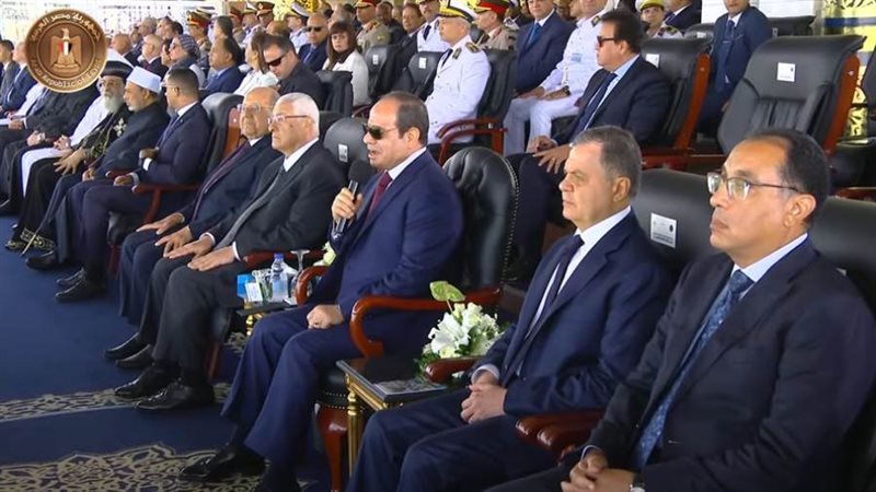 الرئيس السيسي أثناء